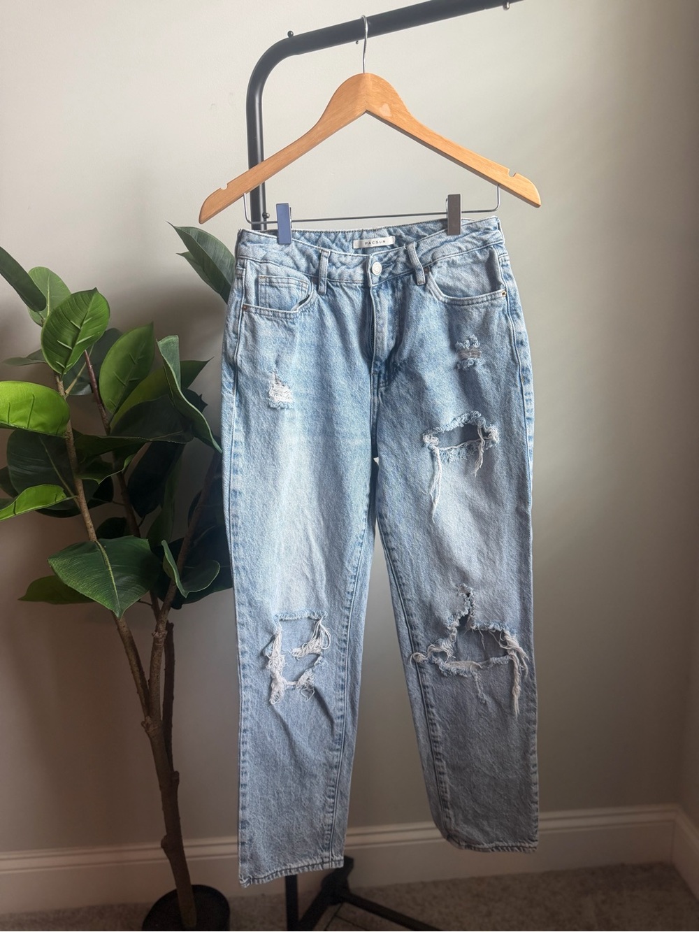 PacSun Light Wash Ripped Boyfriend Jeans